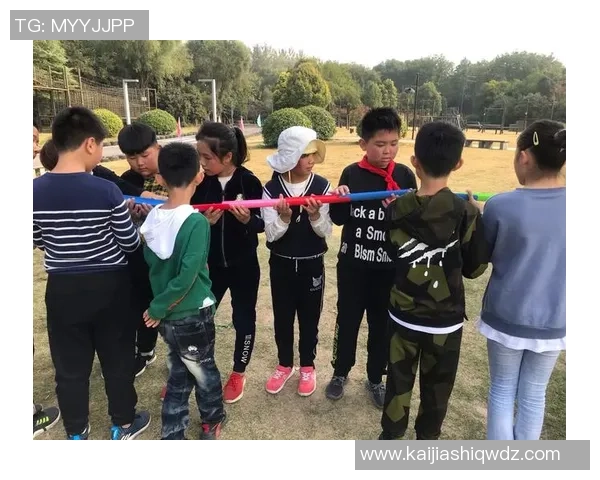 南京排球队在欧锦赛中的团队协作展现出卓越实力与默契配合